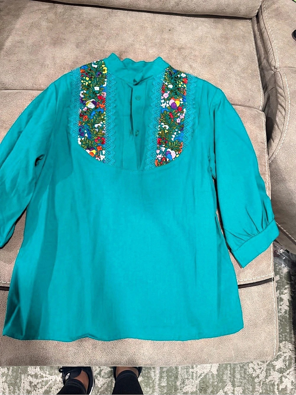 Glamlindo Artesania Floral Embroidered Tunic Blue & Green Size Large